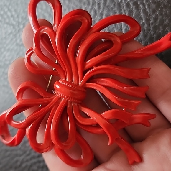 VTG plastic brooch - Picture 6 of 10